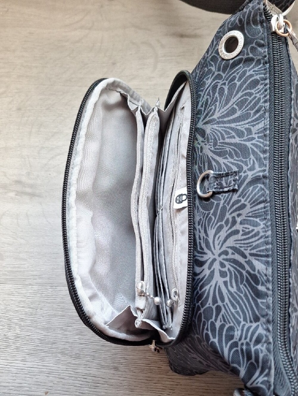 Baggallini Securtex Travel Memento Crossbody Bag Purse With Built In Wallet - Picture 3 of 6